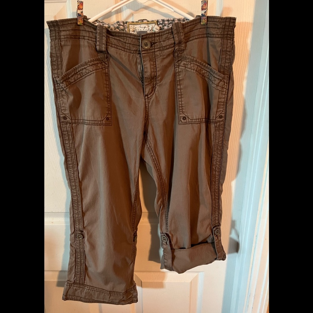 Aventura organic cotton crop pant w/ adjustable straps to suit your capri-length